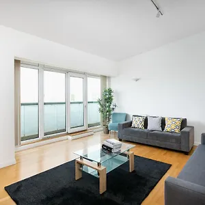 Skyvillion - 3bed Penthouse Near Airport, O2 Arena, Excel Centre With Parking , London United Kingdom